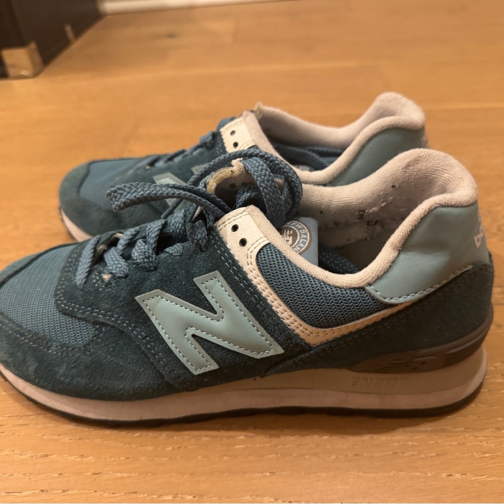 New balance Sneakers - like new - Picture 3 of 7